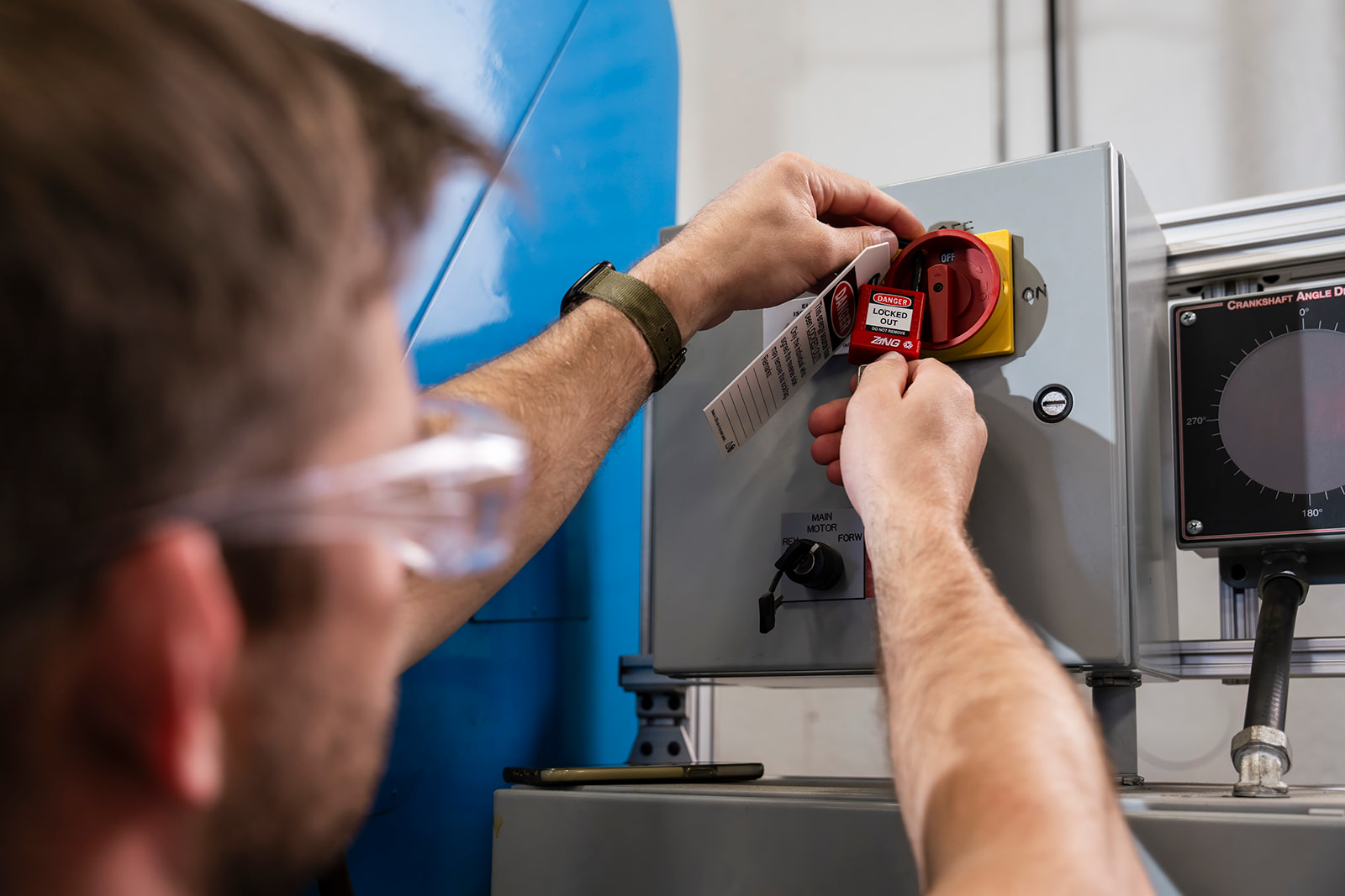 machine-specific lockout tagout procedures